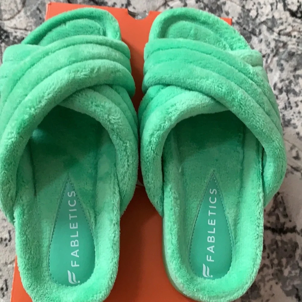 Fabletics Slippers - Picture 5 of 7